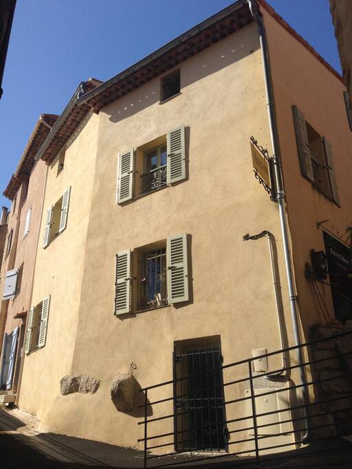 LA MAISON DE VILLAGE