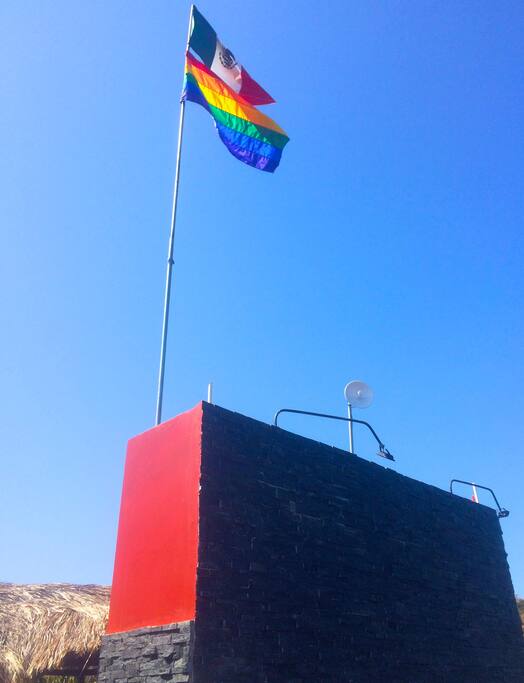Gay owned. 20 years of experience making our guests happy! Best and fastest internet in Zipolite.