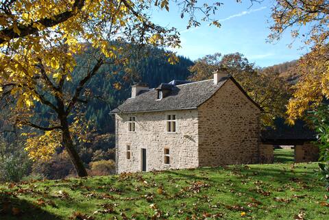 Beautiful 18th century house in private hamlet