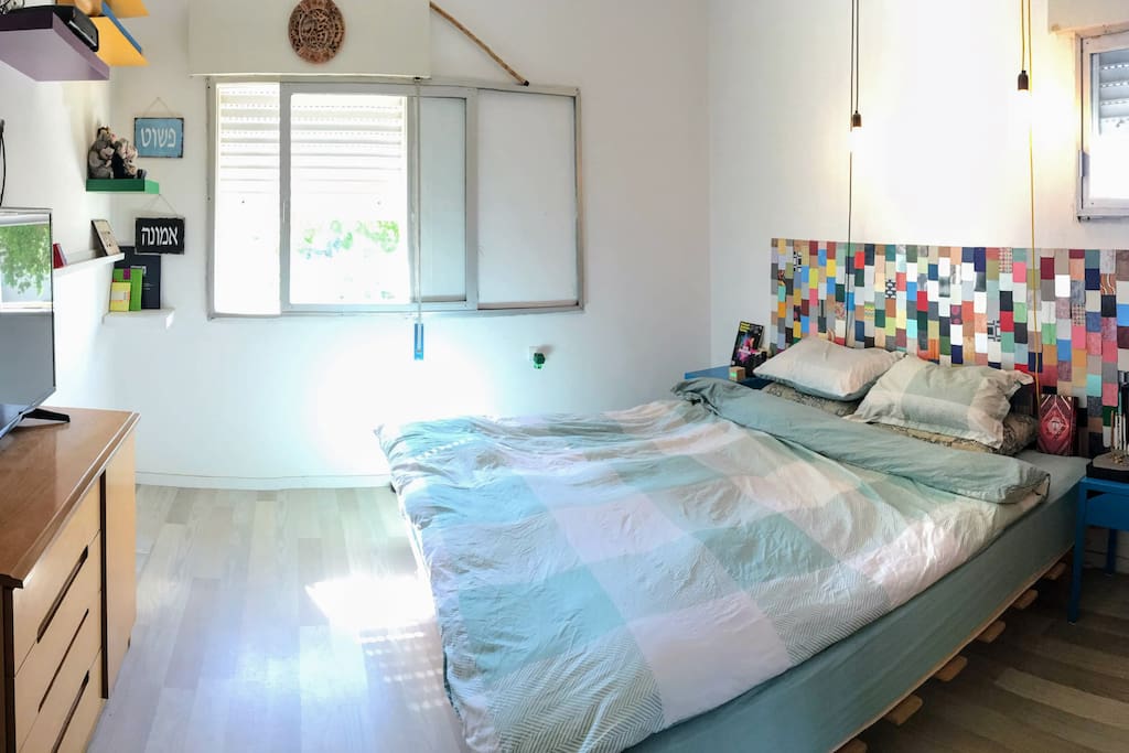 1st. floor king sized bed bedroom
