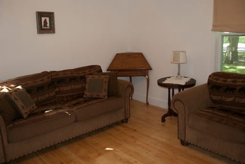 Top performing Airbnb: Old Farm House Inn in Livingston