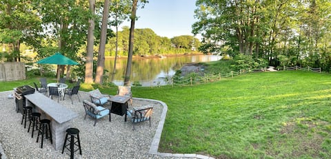Renovated WATERFRONT Home near Portsmouth & York