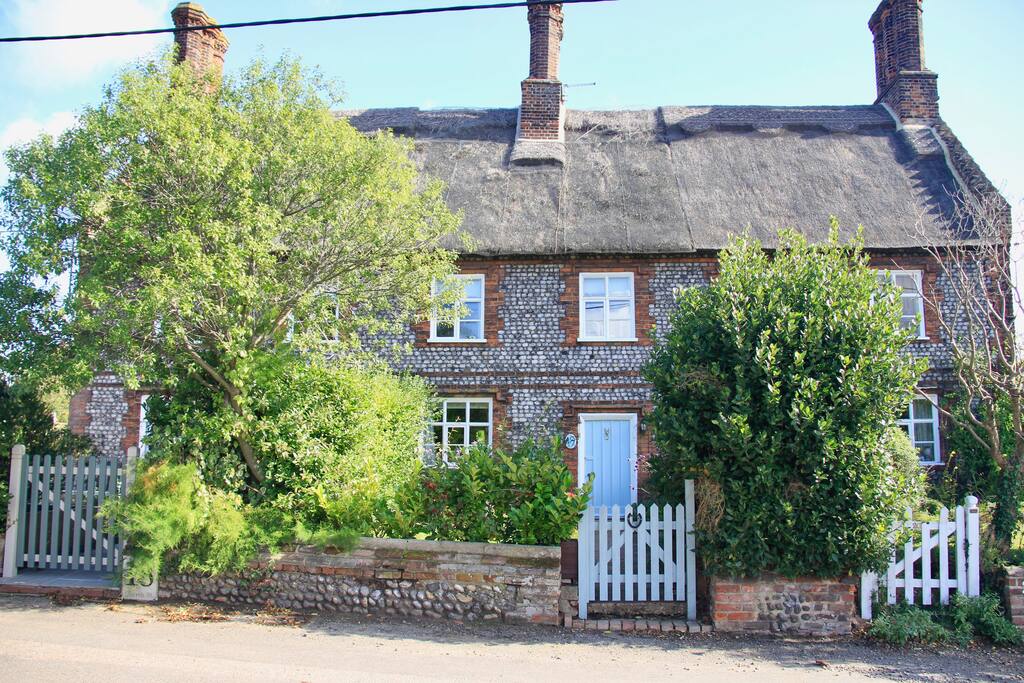 Harebell Cottage In Coastal Village Houses For Rent In Northrepps England United Kingdom
