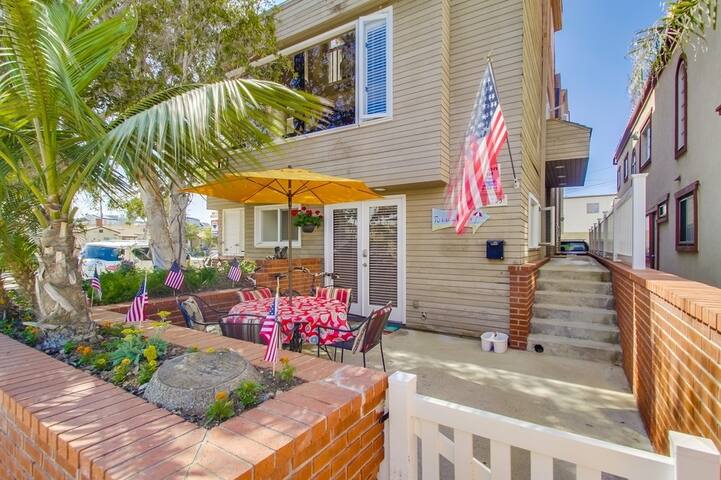 South Mission Beach to Bay Retreat gallery image 2