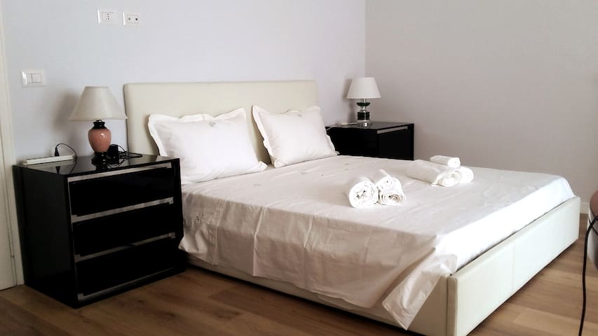 Simon Vatican Garden House – Free Parking