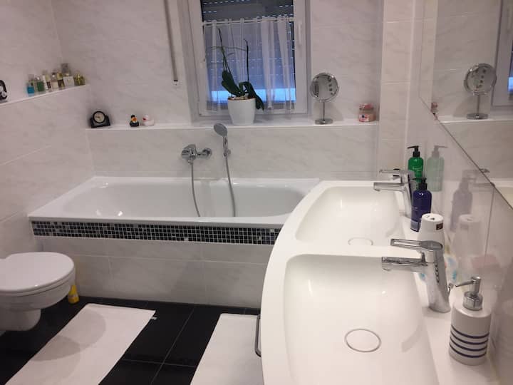 Nice n Cozy Room near Messe, Munich