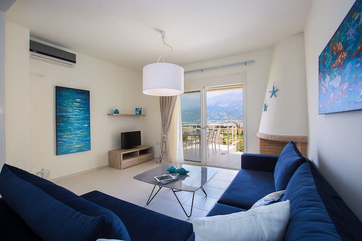 อพาร์ทเมนท์ของ Michaela สะดวกสบายมีแสงแดดและตกแต่งอย่างทันสมัย!