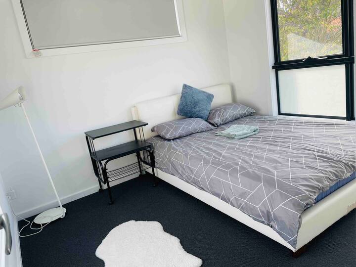 საძინებელი 1