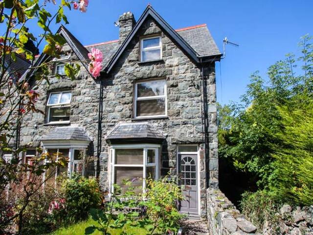Airbnb Llanbedr Holiday Rentals Places To Stay Wales