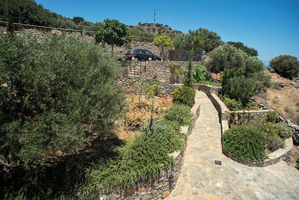 The upper garden and the parking place.