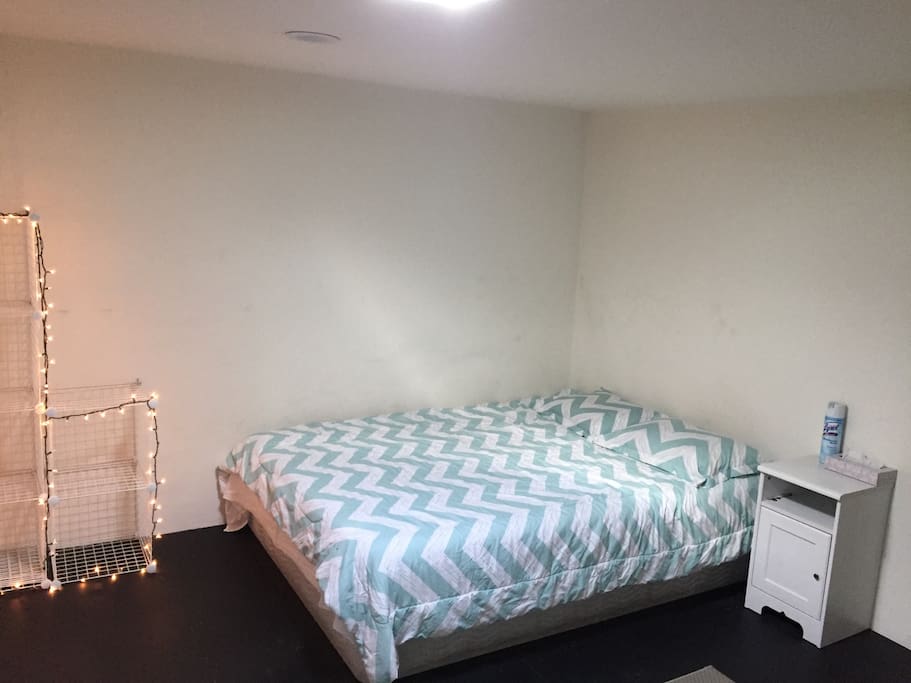 Queen size bed