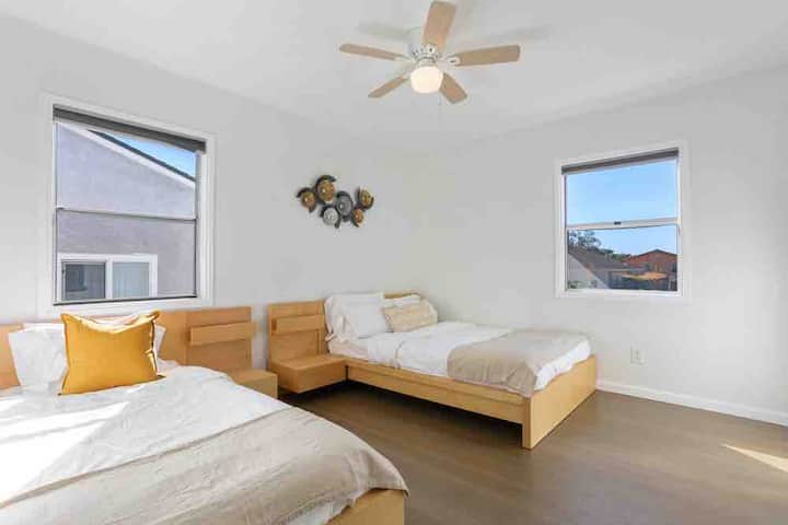 双人床和全尺寸双人床