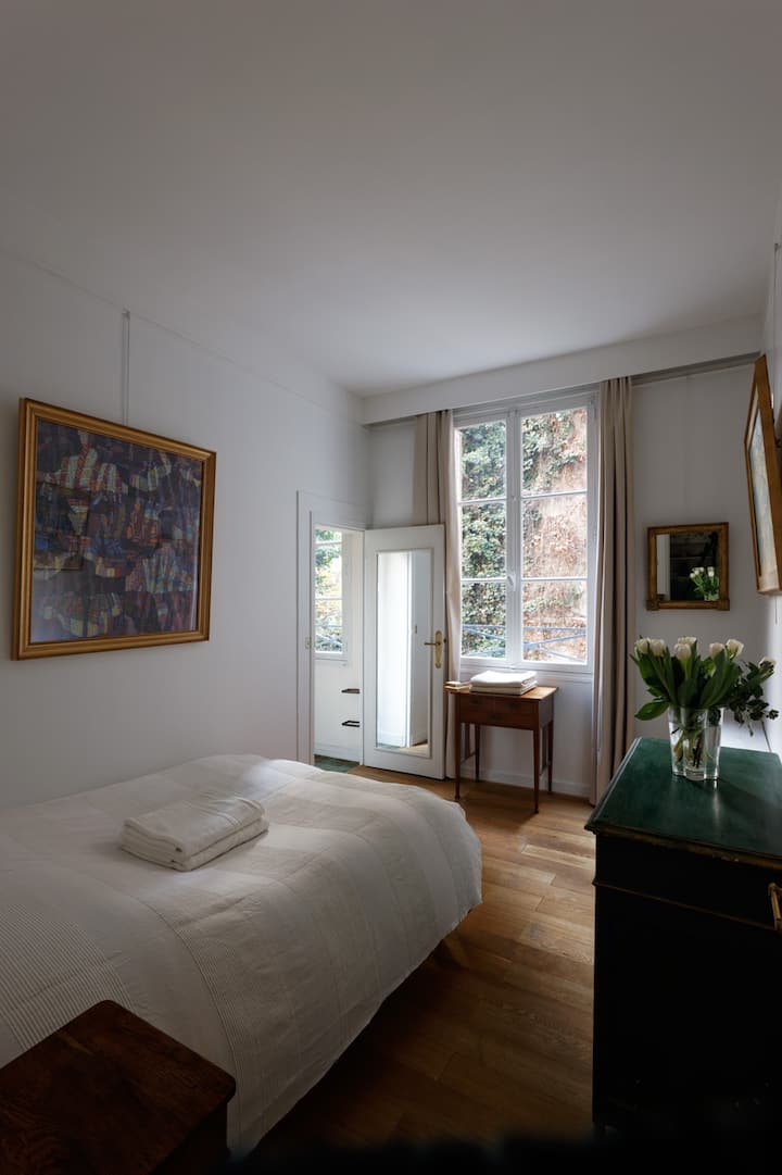 Je kamer (met een eigen badkamer met douche)