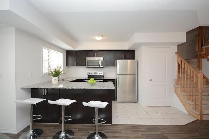 Airbnb Oakville Vacation Rentals Places To Stay