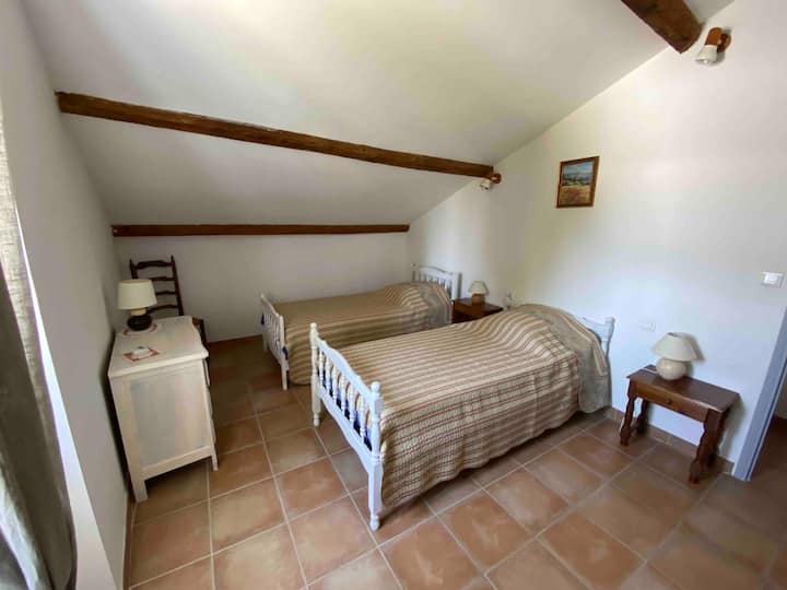Dhomë gjumi 2