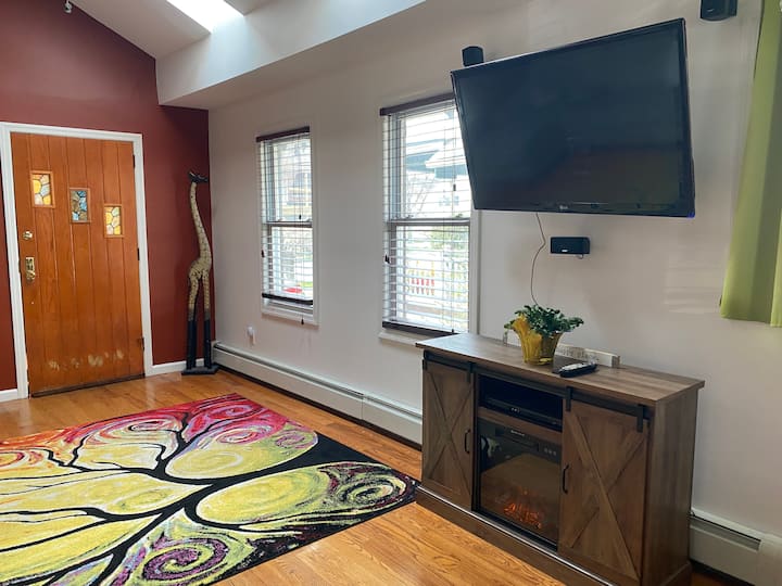The Barefoot Bungalow - Long Beach, NY