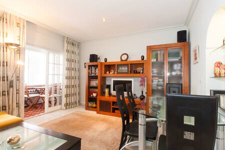 Room near center +breakfast