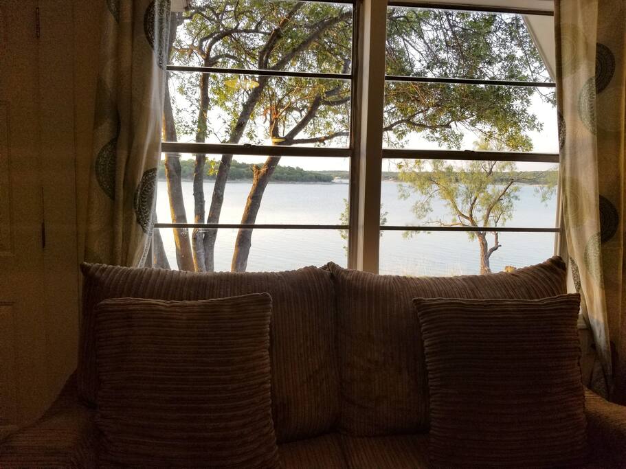 Gorgeous lake views from inside!