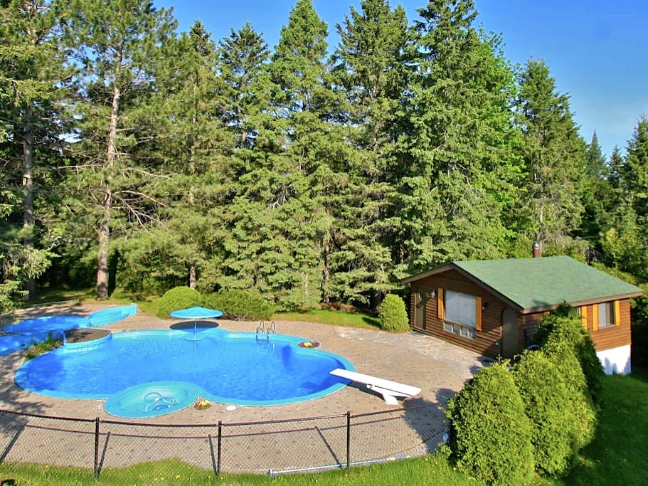 Pool & Pool house