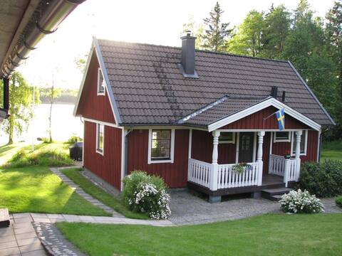 Modern, lakeside living in Småland