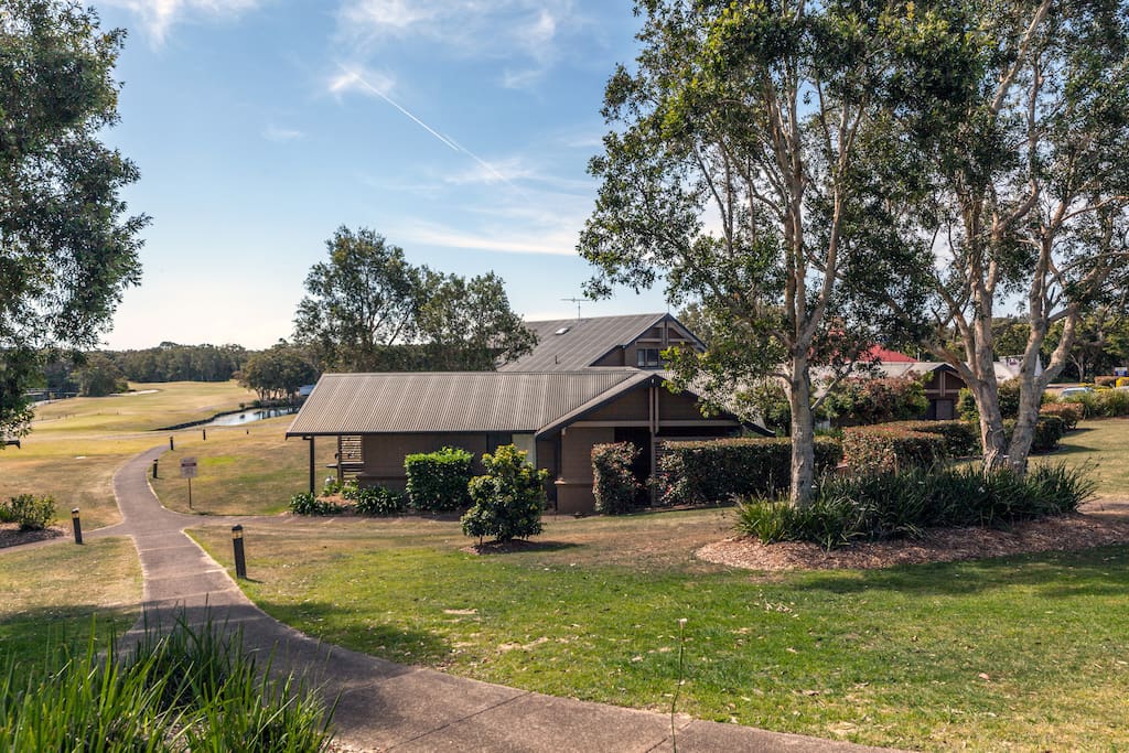 Condo 105 @ Horizons Golf Resort - Salamander Bay