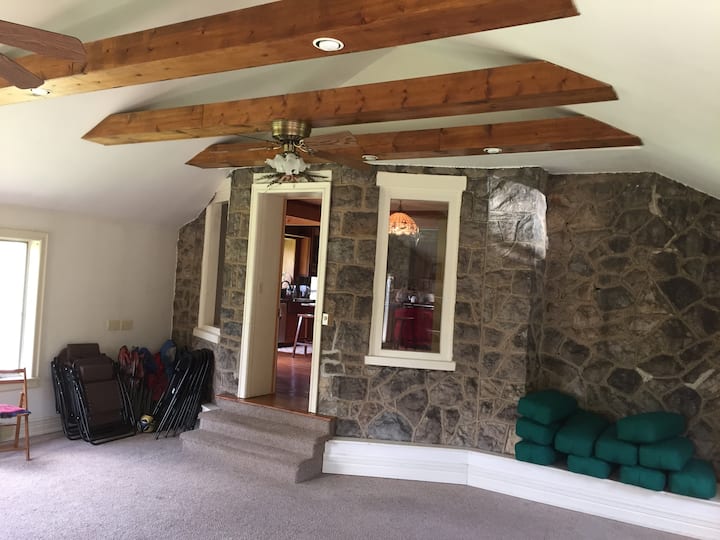 Spacious Home And Property Along Trout Creek - Bethlehem, PA