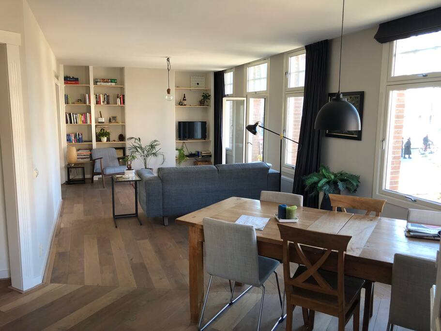 Spacious and bright livingroom