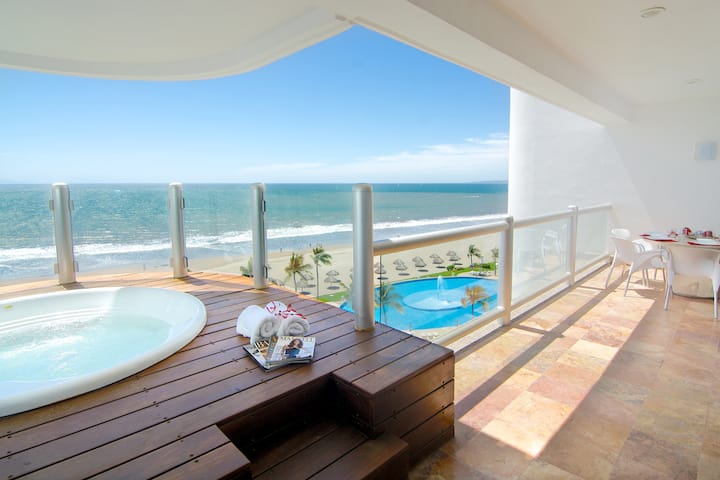 Beachfront condo with Vidanta membership