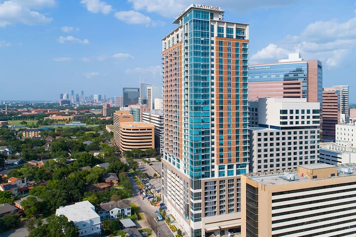 Houston Upscale Rentals managed Airbnb listing 3