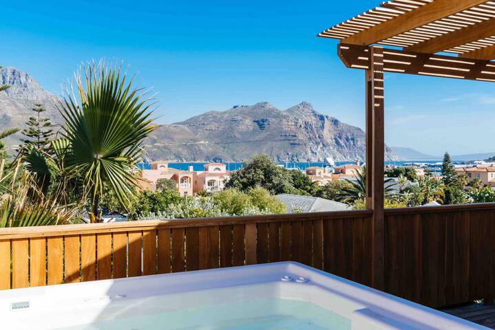 Houtbay, upmarket 8 sleeper with Jacuzzi & Pool