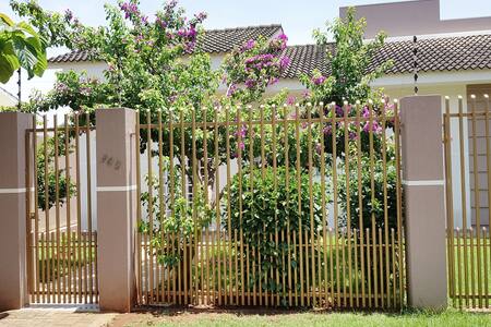 Bourbon Room - English/Spanish/German/Portuguese