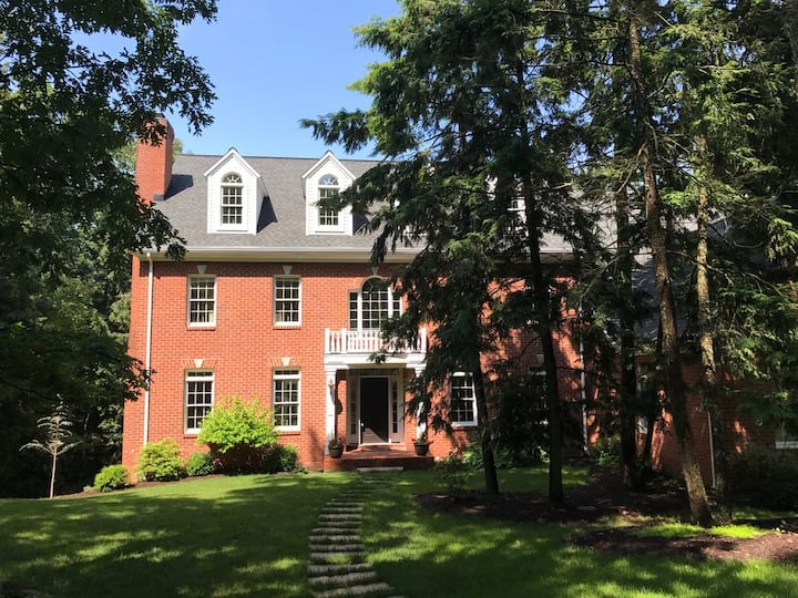 Perfect for large family gatherings. sleeps 25+! Houses for Rent in