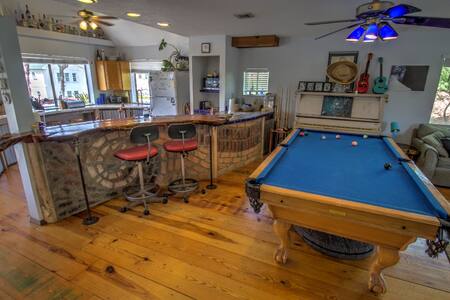 sandy feet's SandBox Inn