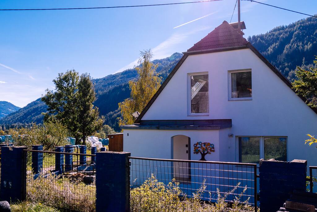 La Casa Colombia - view from the street