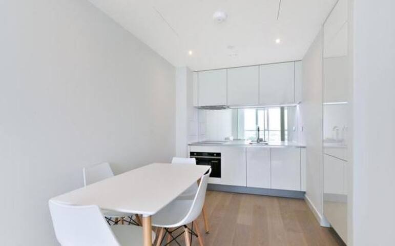 Central London Apartment gallery image 5