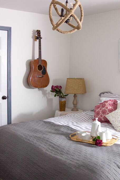 Honeymoon Suite-- ready for a serenade