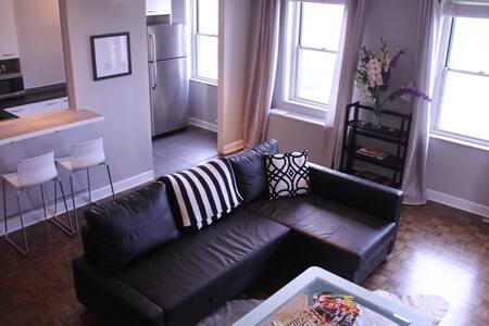 Modern Downtown Atl Peachtree St. Condo!
