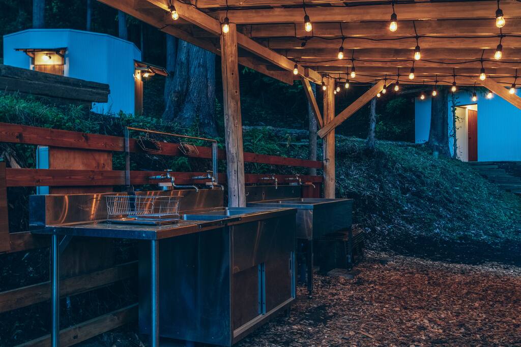 outside kitchen