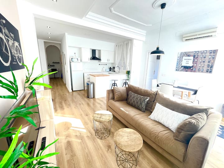 Downtown Modern Flat With Patio! - Valencia