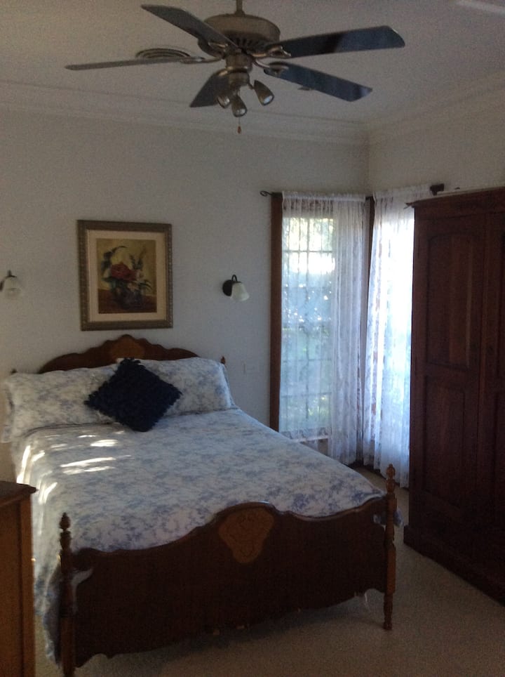 Bedroom double bed, wardrobe, chest of draws