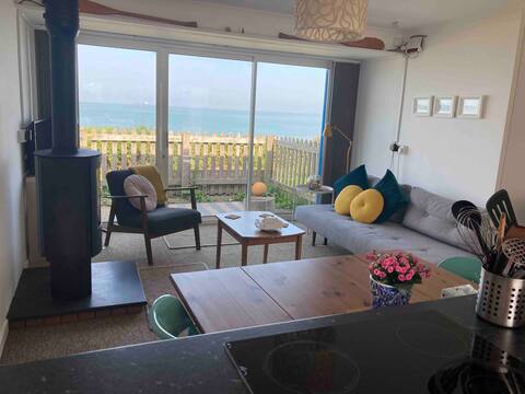 Detached 2bed (sleep 4), woodburner, beach parking