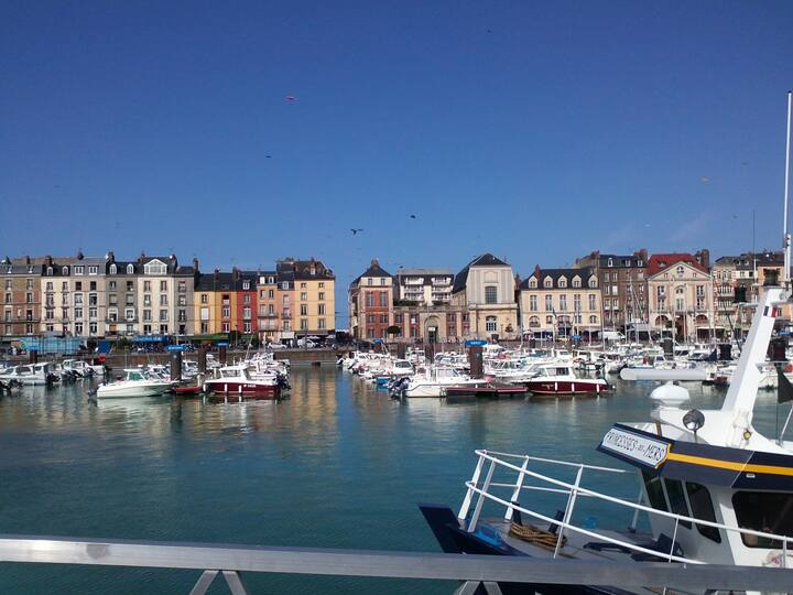 Apartment 42 m2, Dieppe le port Apartments for Rent in Dieppe, Haute