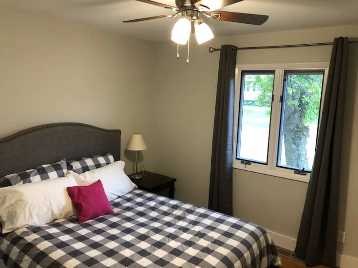 Bedroom 2 -  Queen bed with views to the front yard.  Queen bed also has a Casper mattress.