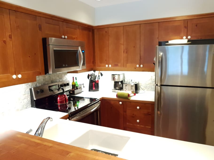 Full Kitchen, all new appliances