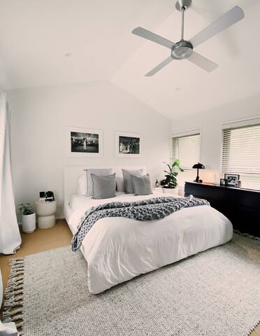 A Designer’s home, with a beautiful bush outlook gallery image 3