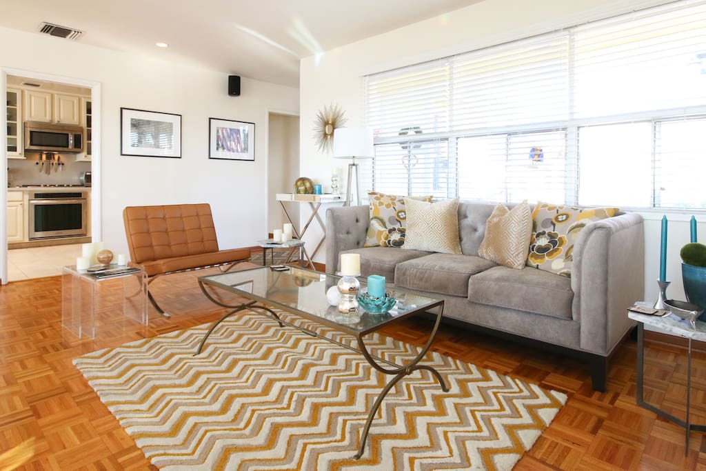 Tastefully decorated home. WiFi and International TV stations available.