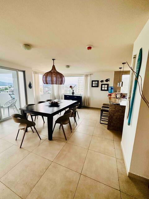 Cozy 4 bedroom beachfront apartment
