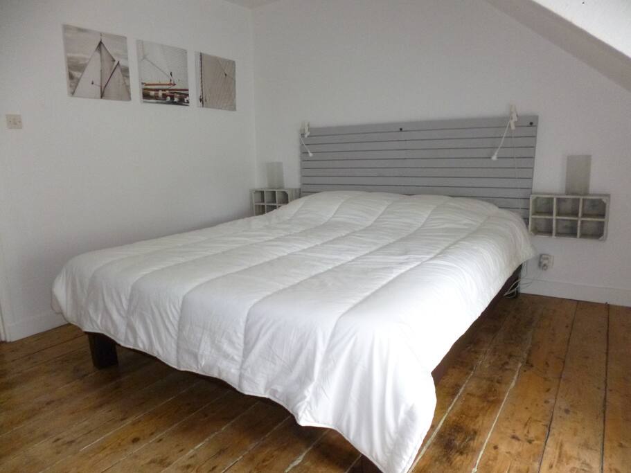 Lit couple chambre niveau 2