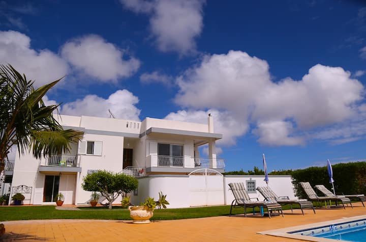 Quinta De Peixe Rei, Oasis Within An Orange Grove - Faro