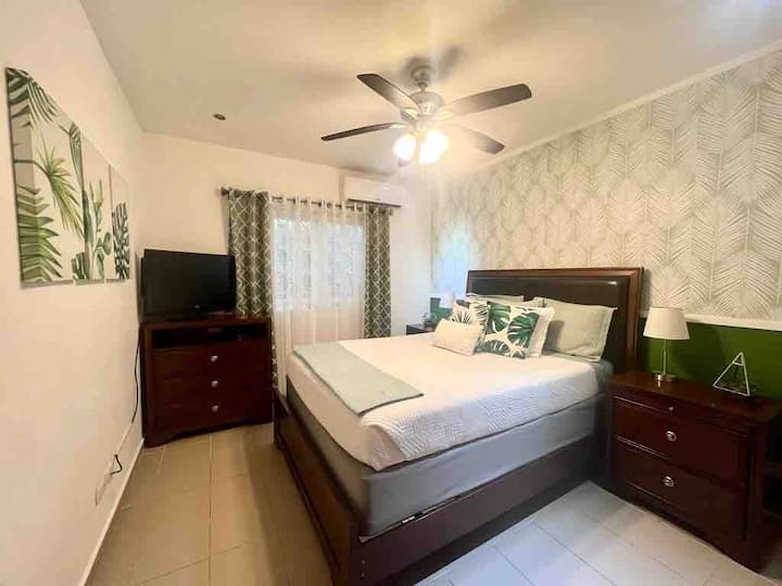 Spálňa na prízemí s manželskou posteľou 